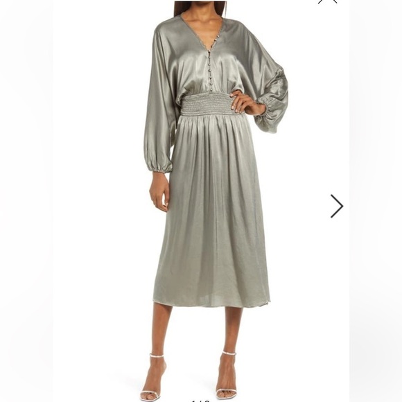 Elliatt Dresses & Skirts - Elliatt Riviera Sporades Midi Shirred Satin Dress Sage Green Size: XS
